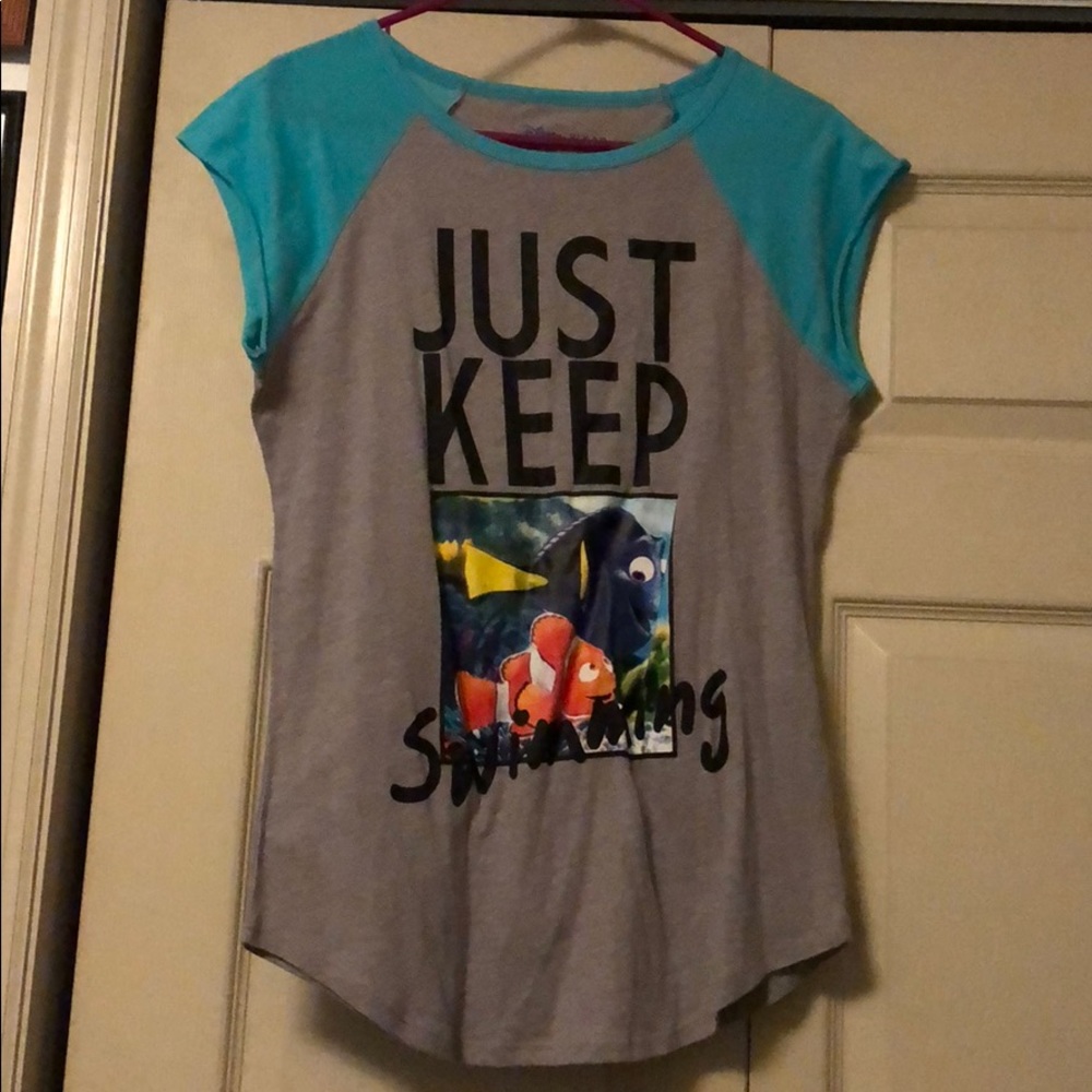 Finding Dori/Finding Nemo-DISNEY Shirt